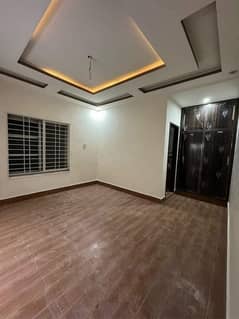 10 Marla Upper Portion Wapda Town Phase 2 Multan For Rent