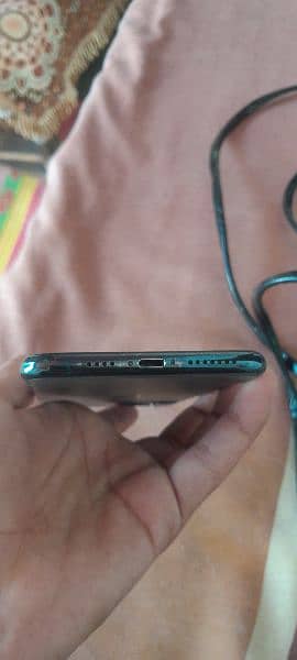 Iphone 11 pro max jv 256 with original charger 3