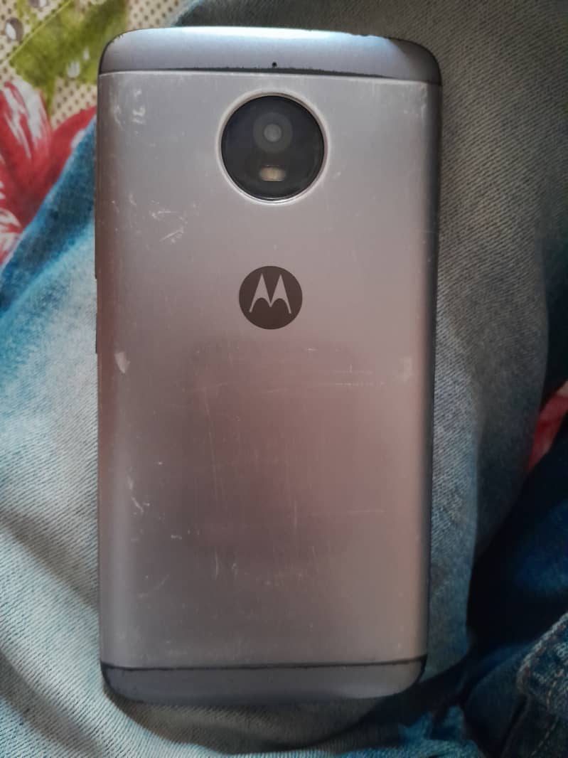 Selling Motorola E4 Plus (XT1771) 1