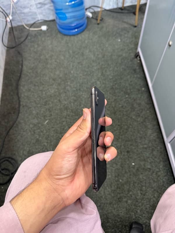 iphone xsmax 64gb Factory Unlock 78BH 2Month Esim Time  Pannel chng 2