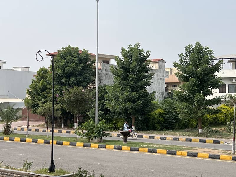 1 KANAL CORNER PLOT FOR SALE MULTI F-17 ISLAMABAD ALL FACILITY AVAILABLE 47