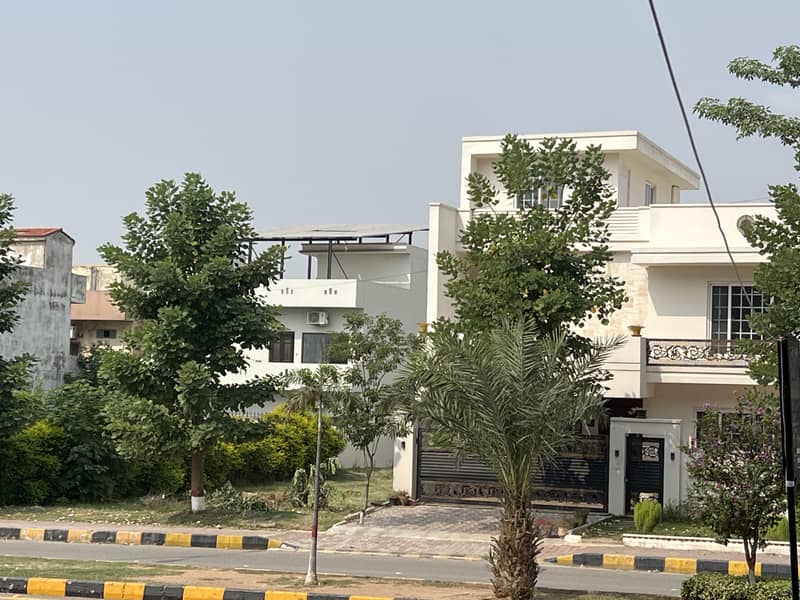 12 MARLA TRIPLE STORY HOUSE FOR SALE MULTI F-17 ISLAMABAD 18