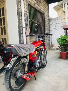 Honda 125 contact no 03138858174