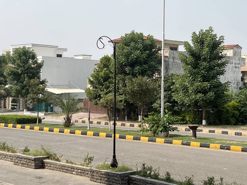 7 MARLA PLOT URGENT FOR SALE F-17 ISLAMABAD 47