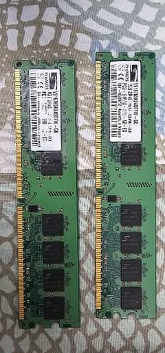 2 x DDR2 RAM sticks