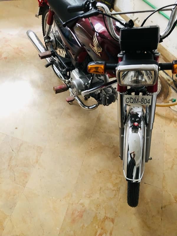 Honda CD70. Golden VVIP Number 804 8