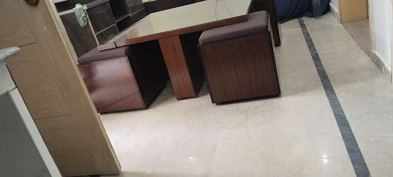 4 person dining table and stools 7