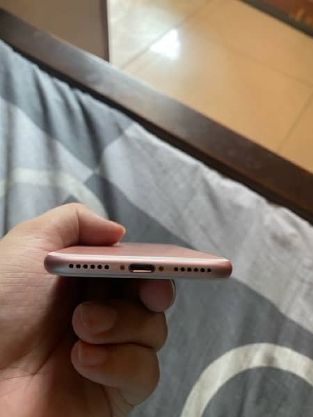 iPhone 7 32 gb 3