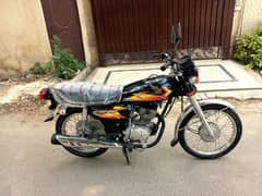 Honda CG 125 2021 model only 5500 km driven only like new bike