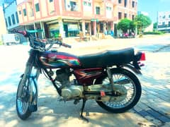 Honda 125 . Model 9. Condition 10.9 . Urgent sale