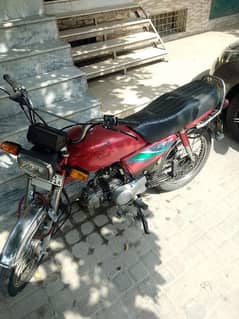 I'm selling my CD70 2017 in Lahore