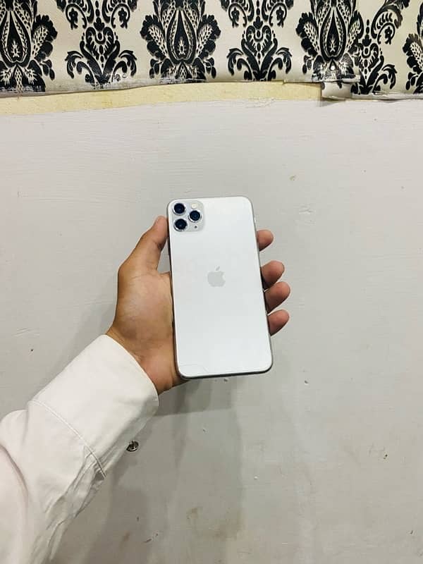 iPhone 11 Pro Max 6