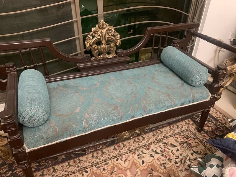 2 seater sofa in  very good condition 2