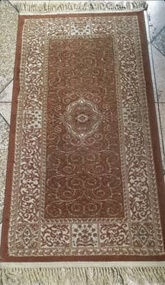 Beautiful Rug in 10/10 condition,best bargain.