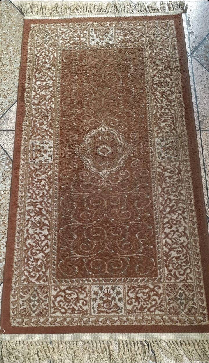 Beautiful Rug in 10/10 condition,best bargain. 0