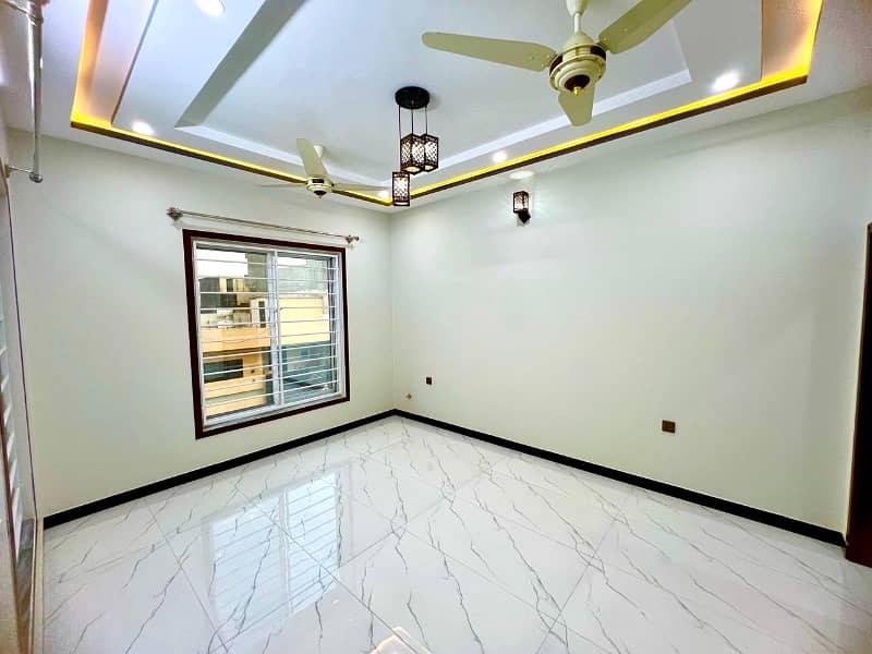 8 MARLA LUXURY BRAND NEW HOUSE FOR SALE F-17 ISLAMABAD ALL FACILITY 15