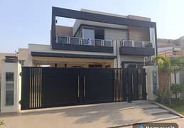 Kanal new House with Basement In Dha Phase 8 Ex Air Avenue