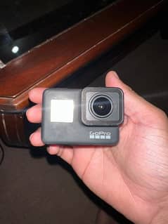 Go pro hero 7 black.