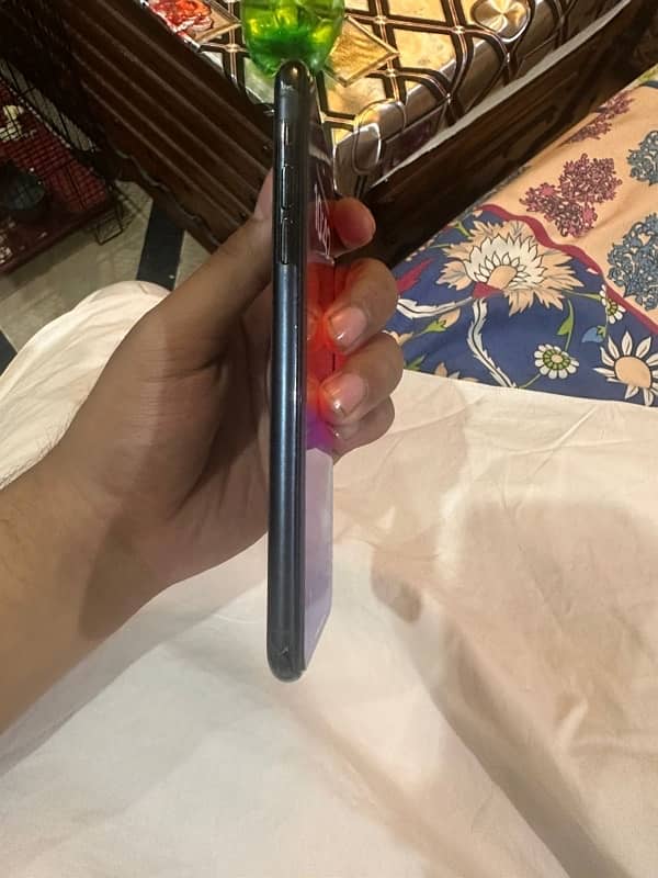 Iphone 11 pro max Non PTA 2