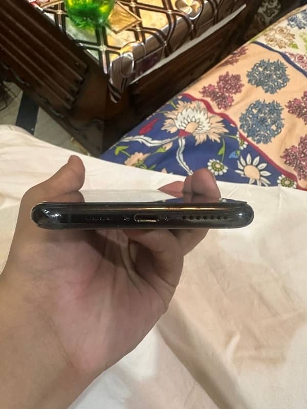 Iphone 11 pro max Non PTA 4