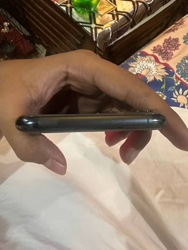 Iphone 11 pro max Non PTA 8