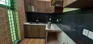 01 KANAL DESIGNER LUXURY UPPER PORTION AVAILABLE FOR RENT