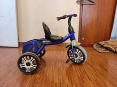 Kids tricycle