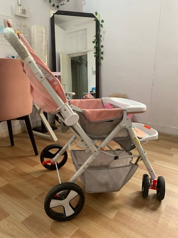 Baby Pram in new condition 3