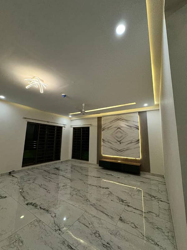 Brand New Super Luxury 10 Marla 5TH Floor Apartment Is Available For Rent In Askari 11 Sector D At Super Hot Location 14