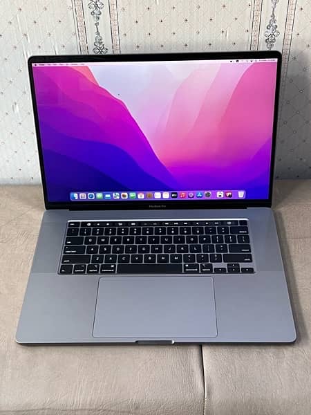 MacBook Pro 2019 core i7 16/512 4 GB Graphics card 16 inch 2