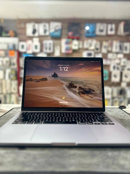 MacBook Pro M1 13 inch 12