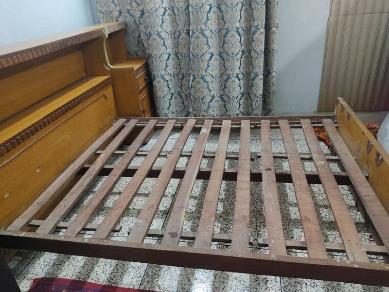 Wooden Double Bed Queen Size with 2 side tables 17