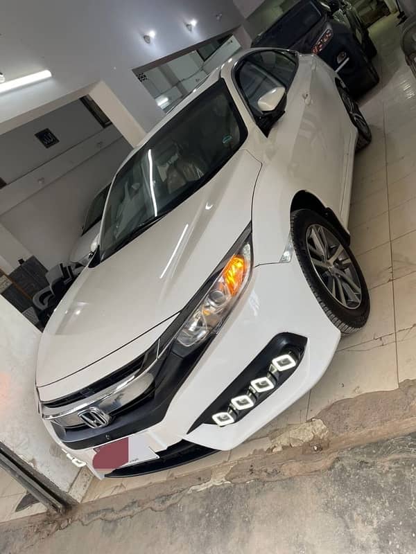 Honda Civic Oriel 2018 4