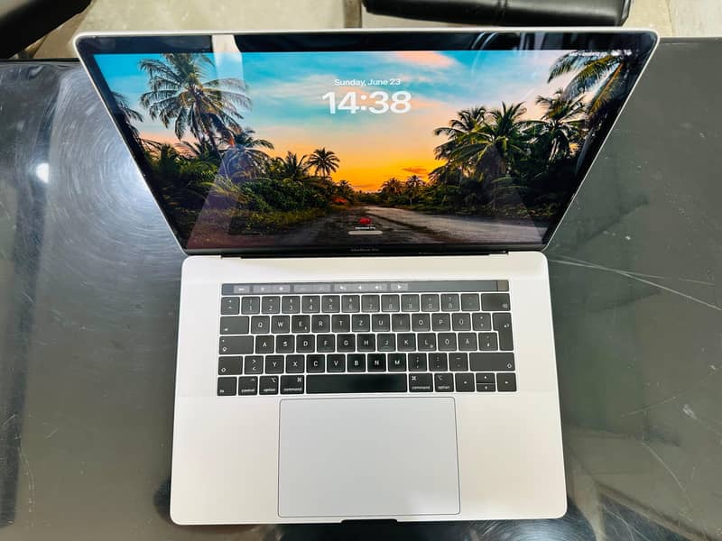 Apple Macbook pro 2018 32/2tb 3