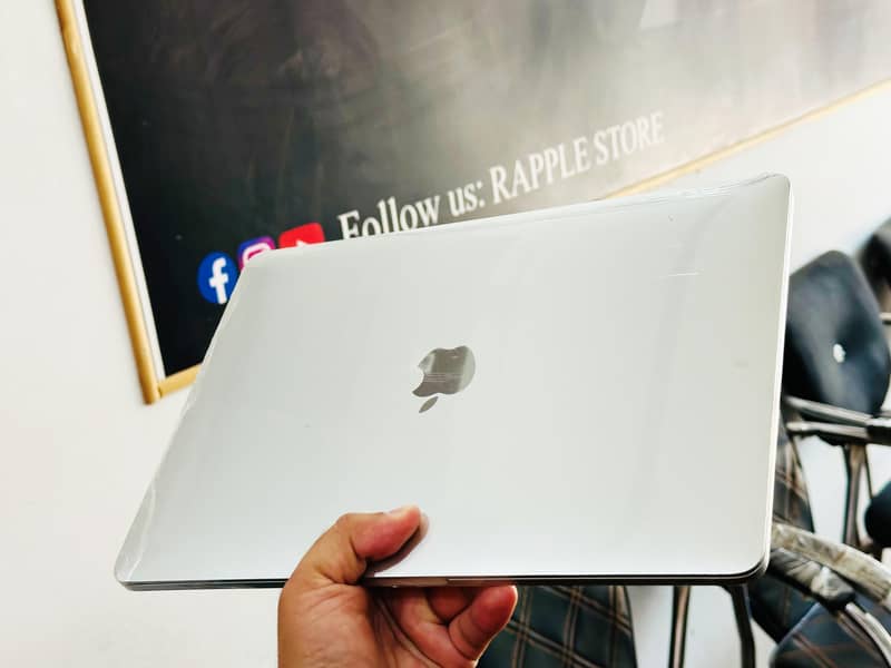 Apple Macbook pro 2018 32/2tb 4