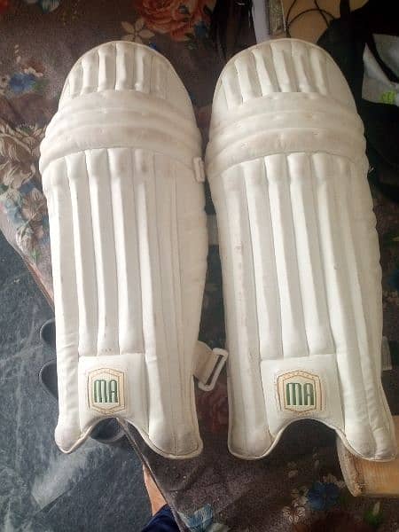 used cricket kit for sale urgent 9