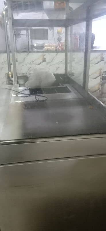 burger and shawarma counter with fryer 5