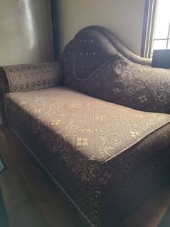 2 seater sofa (urgent sale)