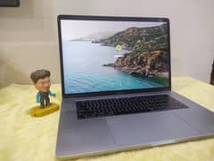 15'' MacBook Pro 2018 - i7 , 16 Ram - Personal (03226682445)