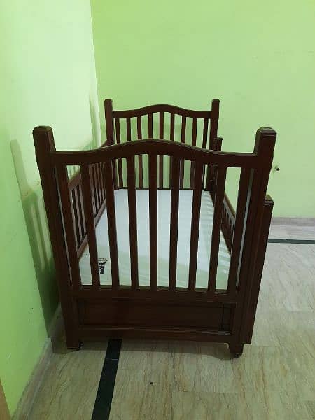 baby cot / baby bed / kids cot / kids bed / kids furniture / 1