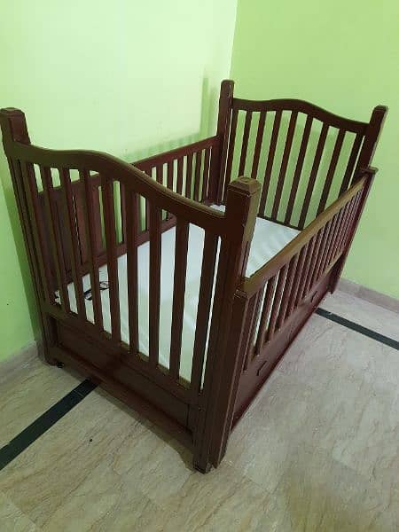 baby cot / baby bed / kids cot / kids bed / kids furniture / 4