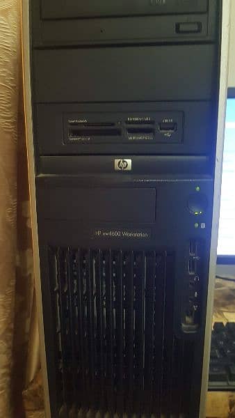 Hp xw4600 PC With Monitor for sale 1