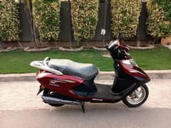 United Scooty 2023 model 100 CC Self Start 1300 km driven original