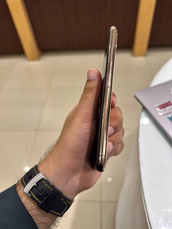 iPhone Xsmax Official PTA Approved 0