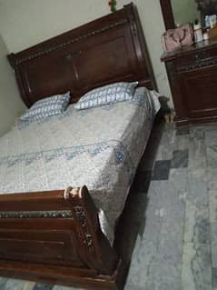 wooden Queen size Bed