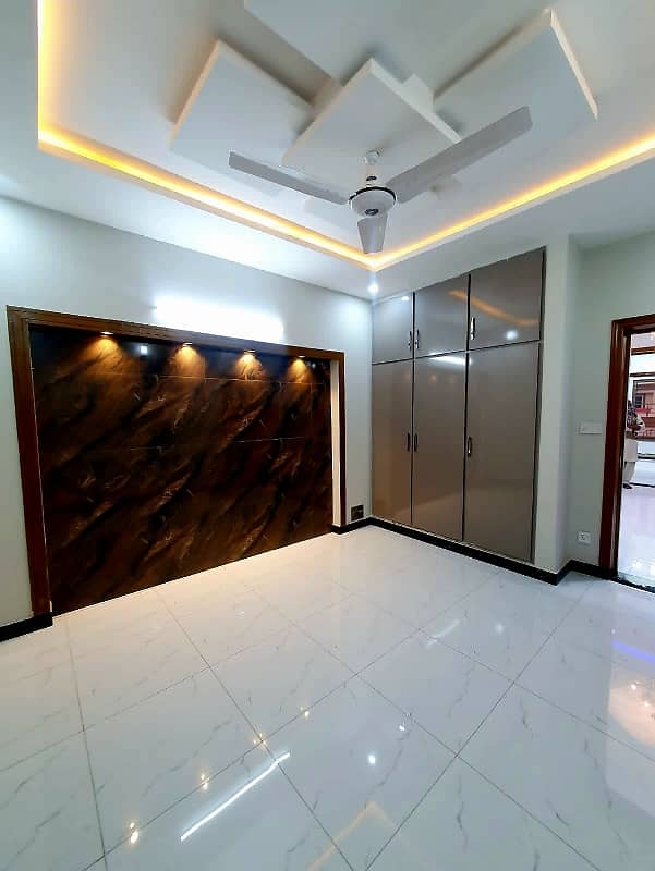 7 Marlas Ground floor With All Basic Facilities Near Mosque and market G-13 5