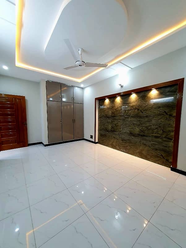 7 Marlas Ground floor With All Basic Facilities Near Mosque and market G-13 11