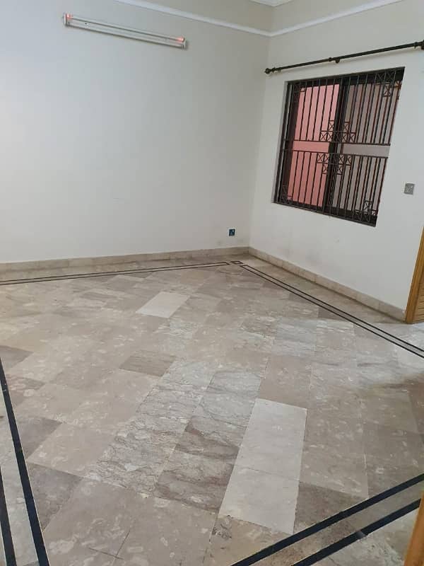 10 Marlas Ground Floor Available For Rent In G-13 5