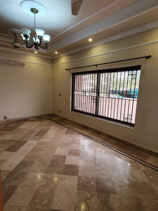 10 Marlas Ground Floor Available For Rent In G-13 11