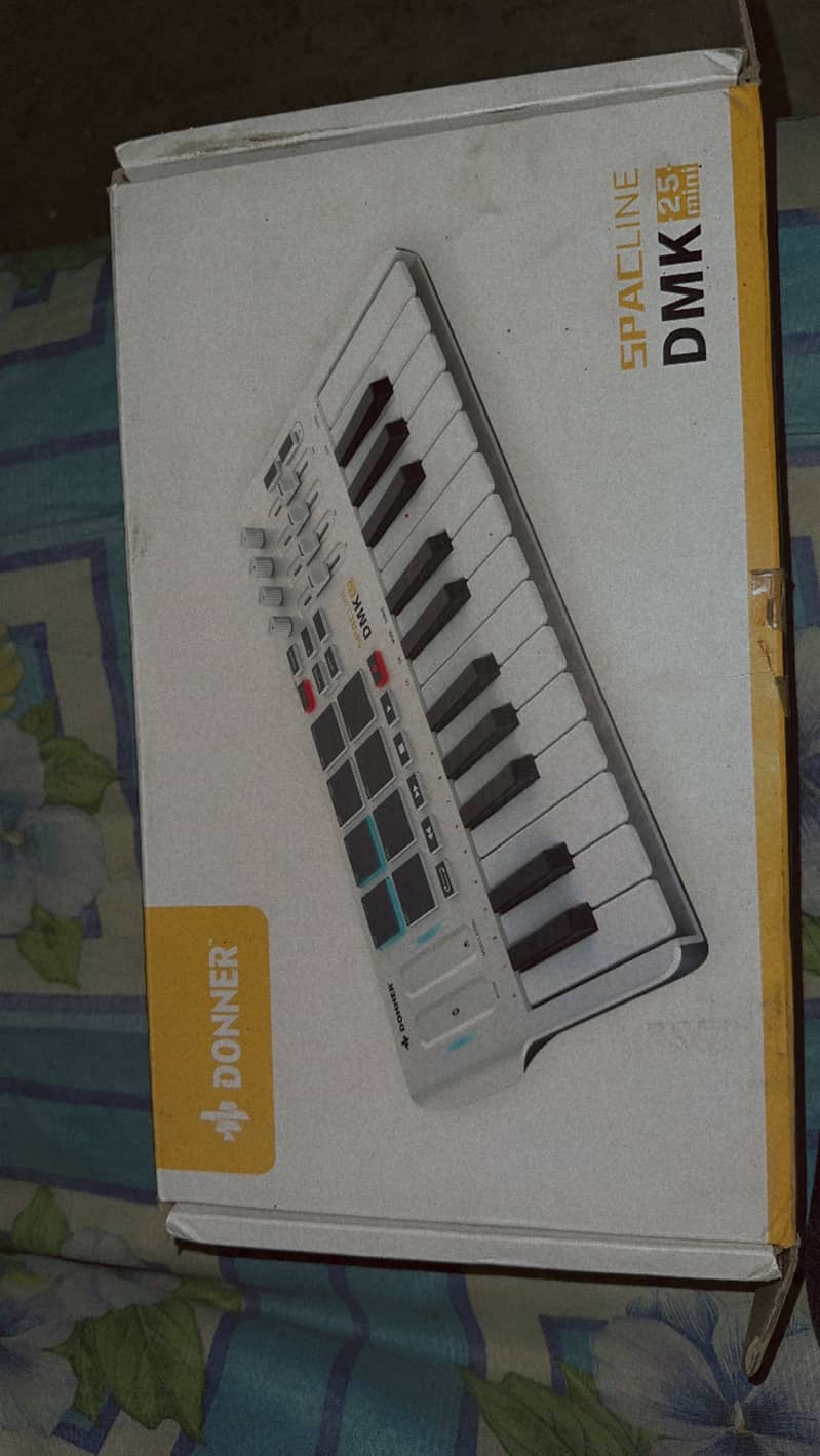 SPACELINE DMK 25 MIDI Keyboard 1